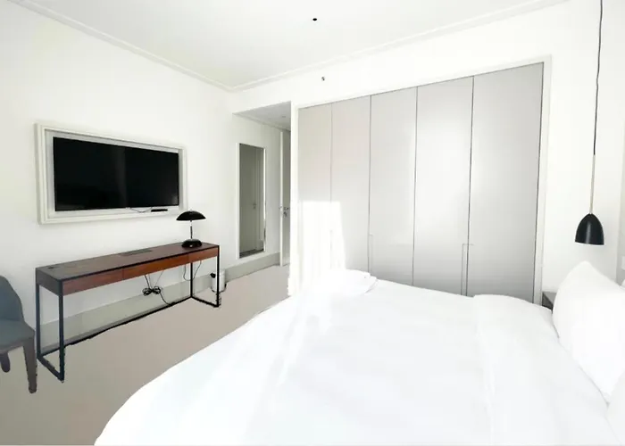 Most City Area Pearl Apartment